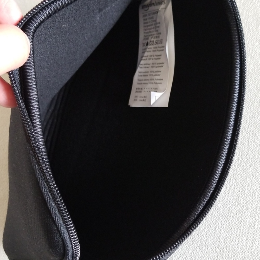 AmazonBasics 10-Inch iPad Tablet Case - Picture 3 of 6
